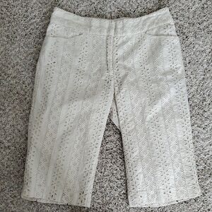 Karen Kane Cream Blooming Eyelet Lace Women's Bermudas Sz 2